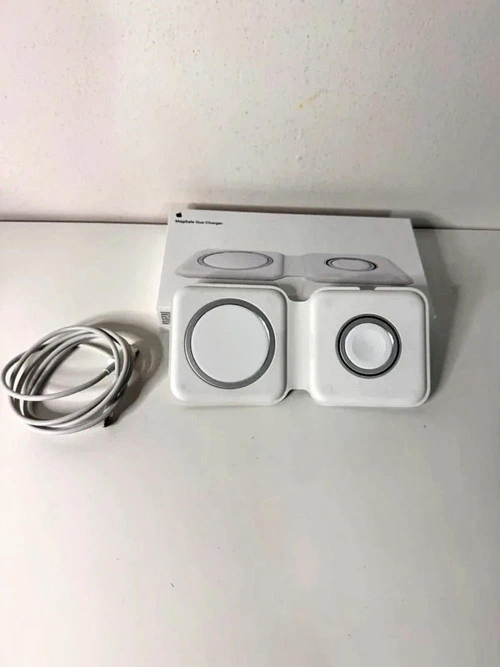 Apple MagSafe Duo Charger Wireless Charger in White